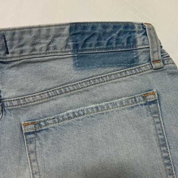 Abercrombie & Fitch Ames Low Rise Boyfriend Jean Shorts Distressed Denim Size 4 - Picture 9 of 14